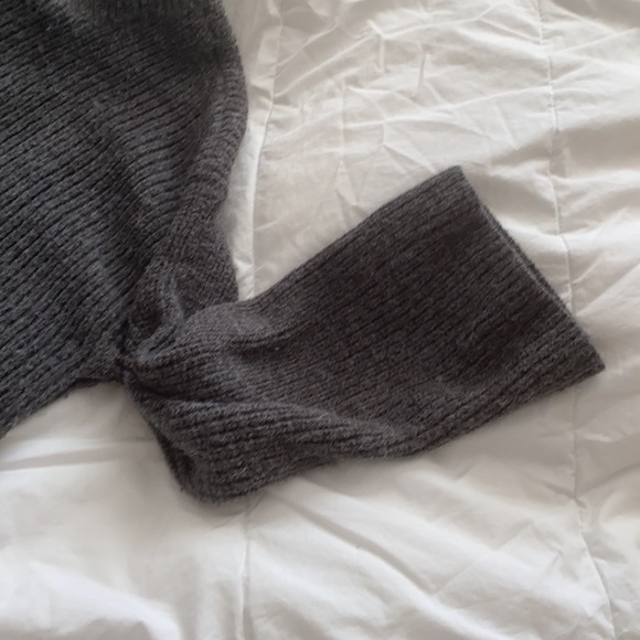 ROMEO AND JULIET COUTURE gray sweater - Picture 4 of 4